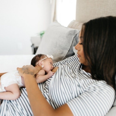 مراحل الحمل-وضعية الرضاعة الصحيحة لحديثي الولادة مراحل الحمل-وضعية الرضاعة الصحيحة لحديثي الولادة