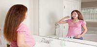طرق ووسائل العناية بصحة الأسنان أثناء الحمل